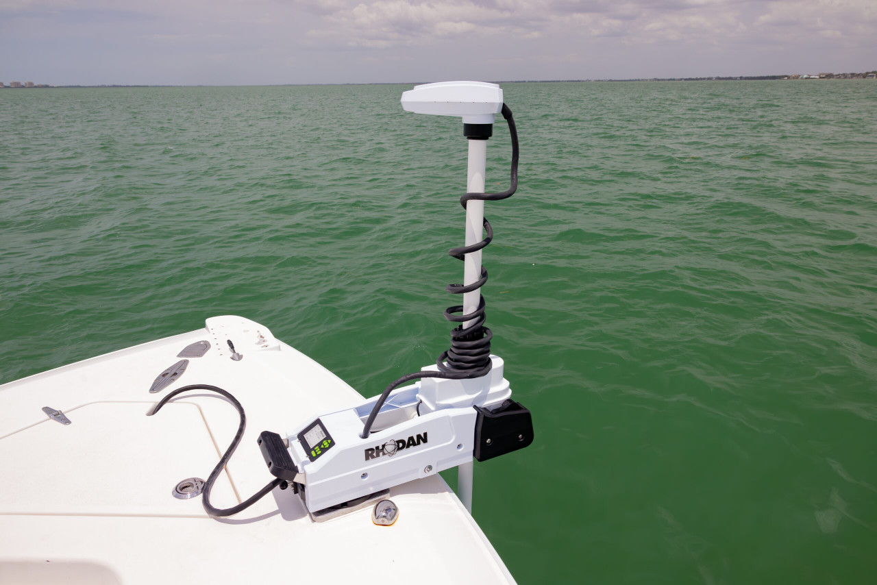 Rhodan1__31623 Rhodan G5 White 36V 120 lb GPS Anchor Trolling Motor - 84" Shaft - Image 1